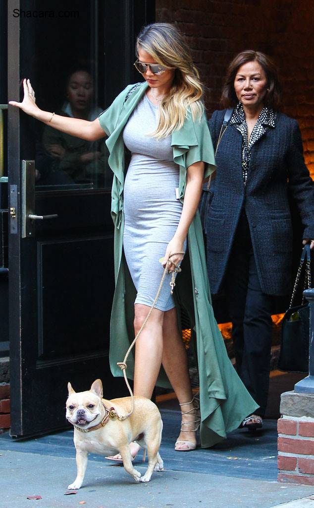 Chrissy Teigen’s Effortlessly Chic Maternity Style