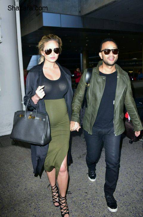 Chrissy Teigen’s Effortlessly Chic Maternity Style