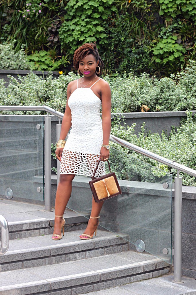 MUST-HAVE: FLATTERING LITTLE WHITE DRESS