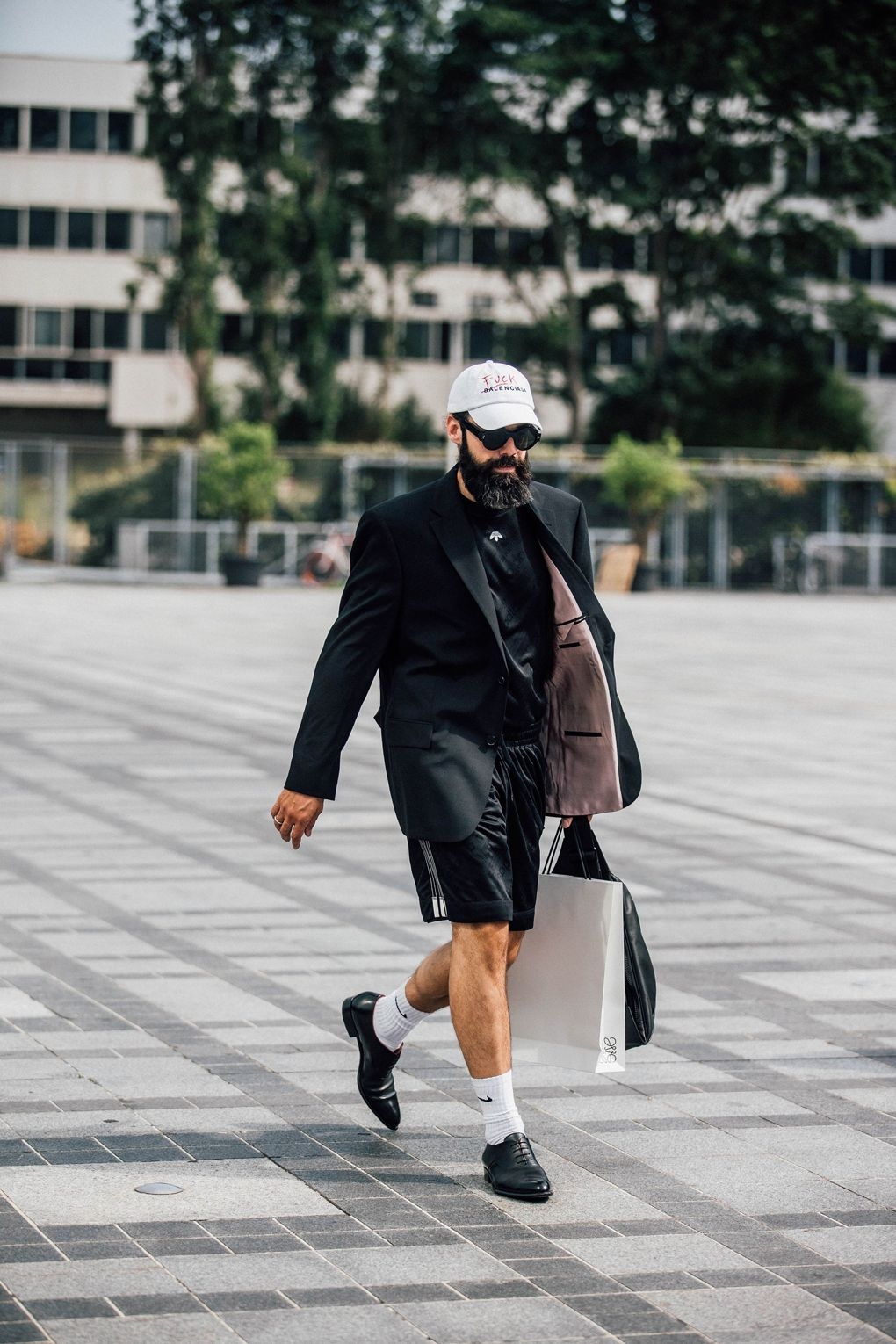 Bubbly & Colorful! Here Are The Best Street Style Looks From Paris Men’s Fashion Week