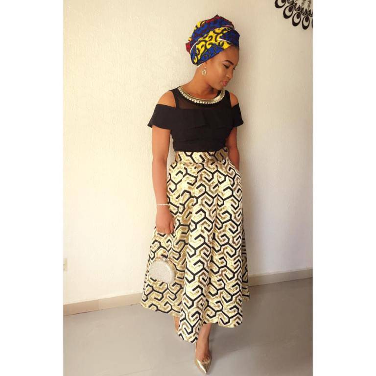 SIMPLE SEXY AND STUNNING ANKARA STYLES FOR THE FASHION LOVERS