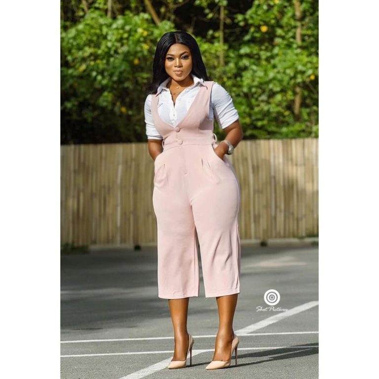 TRENDY WORK OUTFIT IDEAS FOR CURVY WOMEN