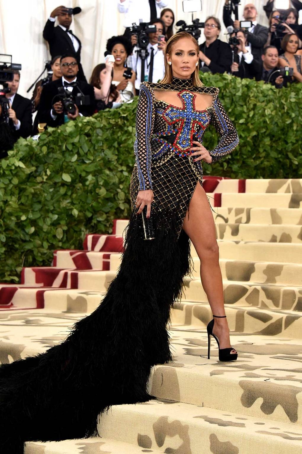 Red Carpet Fab! Rihanna, Kim Kardashian, Madonna, More At The 2018 MET Gala