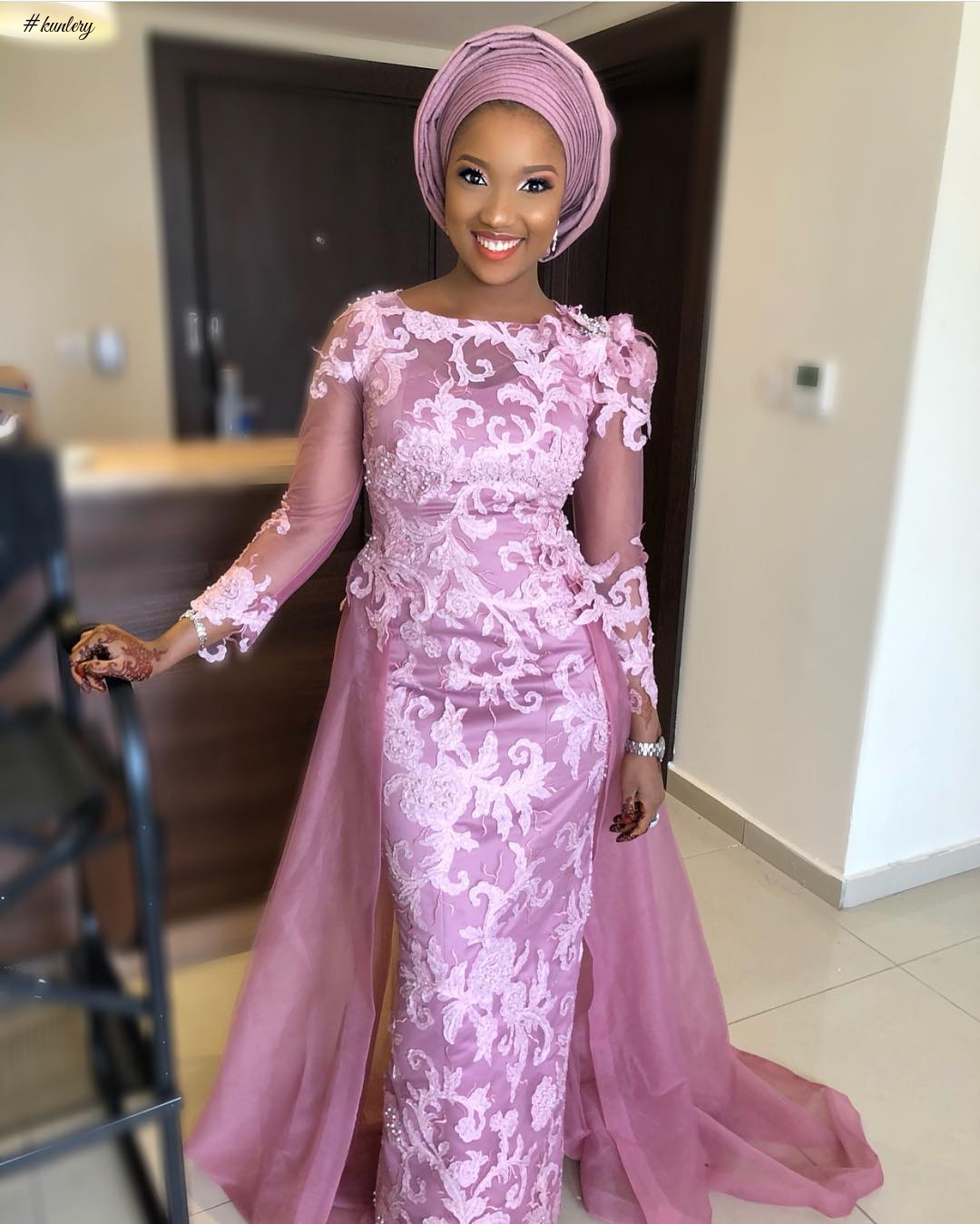 STUNNING DOES EVEN BEST DESCRIBE THESE ASO EBI STYLES