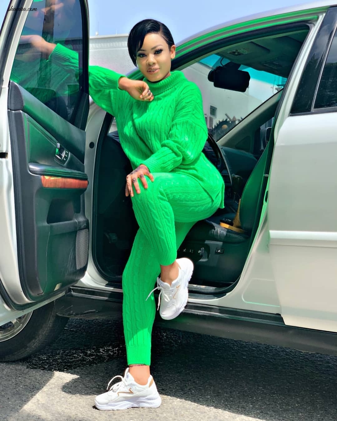 Nina Ivy’s Neon Green Athleisure Ensemble