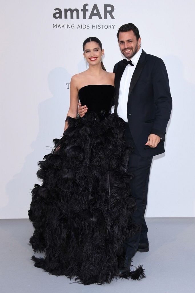 amfAR’s Cannes Gala 2019: Kendall Jenner, Winnie Harlow, Chris Tucker, Kris Jenner, Eva Longoria, More!